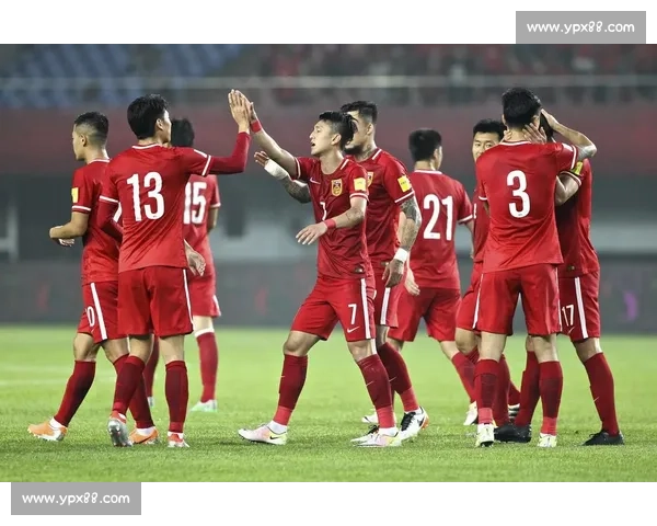 国足对阵卡塔尔激战正酣全力争胜力拼亚洲杯资格