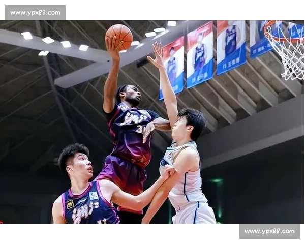 广东男篮鏖战浙江男篮背后的战略博弈与球员表现解析 广东男篮鏖战浙江男篮背后的战略博弈与球员表现解析